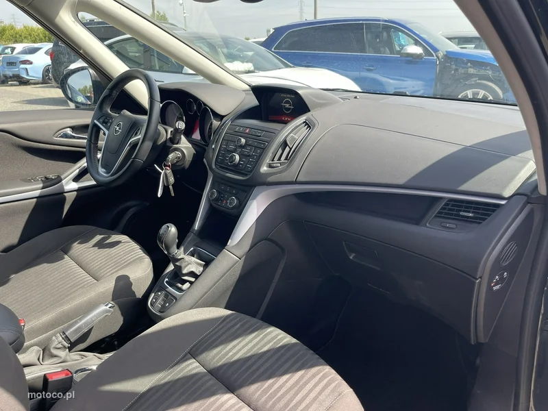 Opel Zafira C Tourer 9