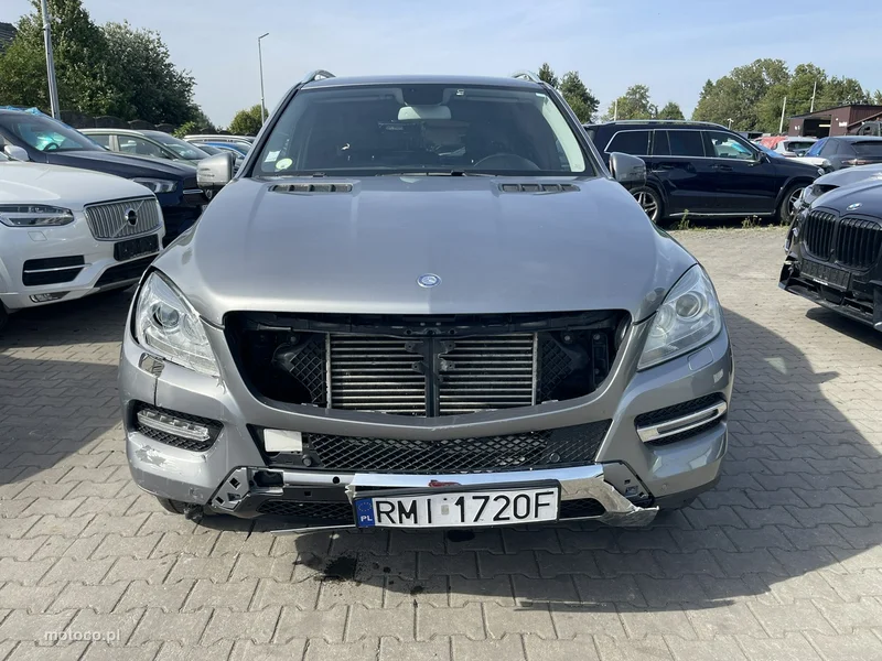 Mercedes-Benz ML W166 ML 250 3