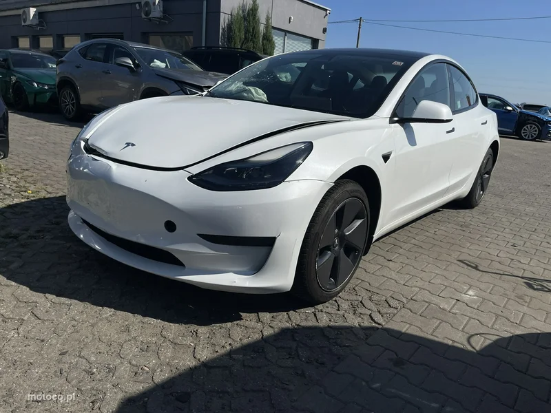 Tesla Model 3 2