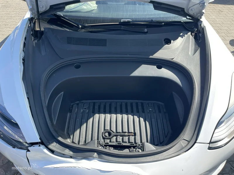 Tesla Model 3 14
