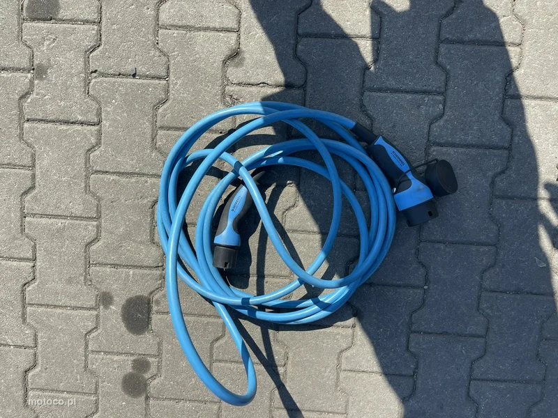 Tesla Model 3 8