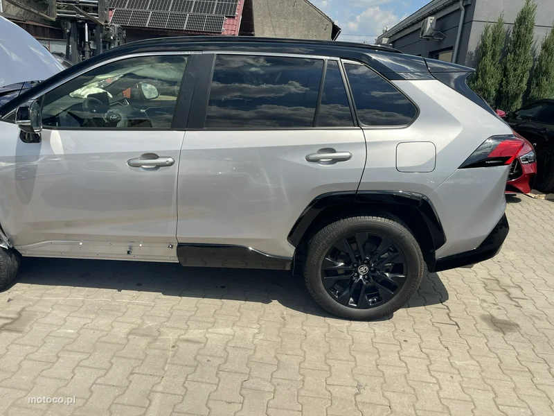 Toyota RAV 4 XA50 10