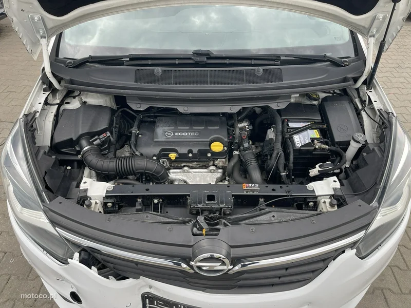 Opel Zafira C Tourer 13