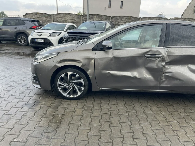 Toyota Corolla E160/E170 4