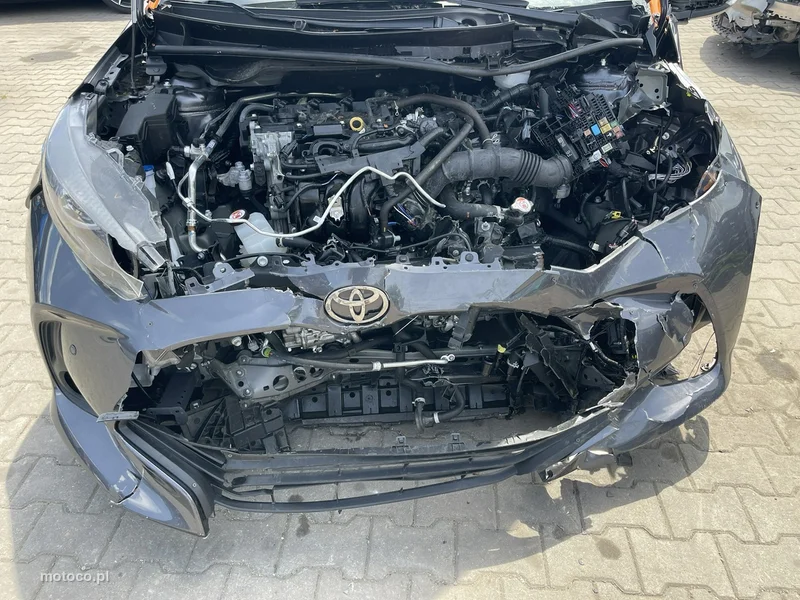 Toyota Yaris XP210 9