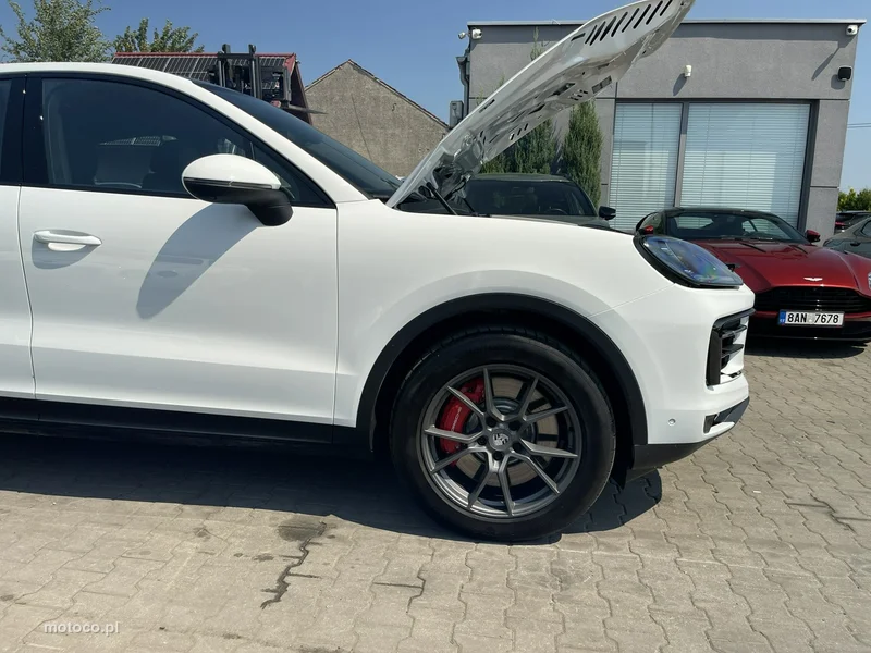 Porsche Cayenne 9YA Cayenne S 3