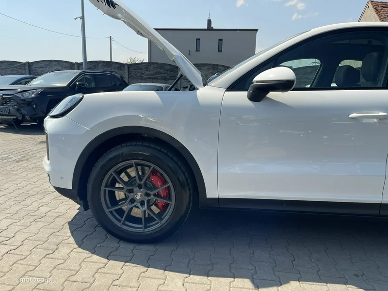 Porsche Cayenne 9YA Cayenne S 5