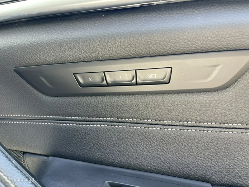BMW Seria 5 G30 520 13