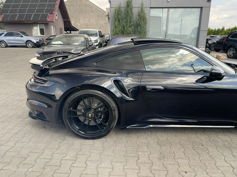 Porsche 911 992 2