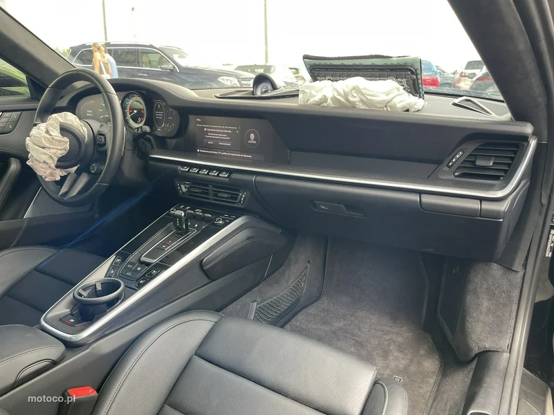 Porsche 911 992 18