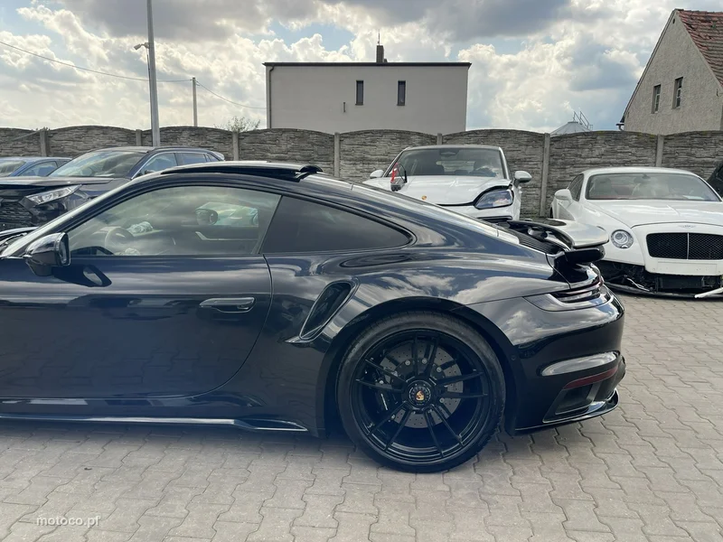 Porsche 911 992 10