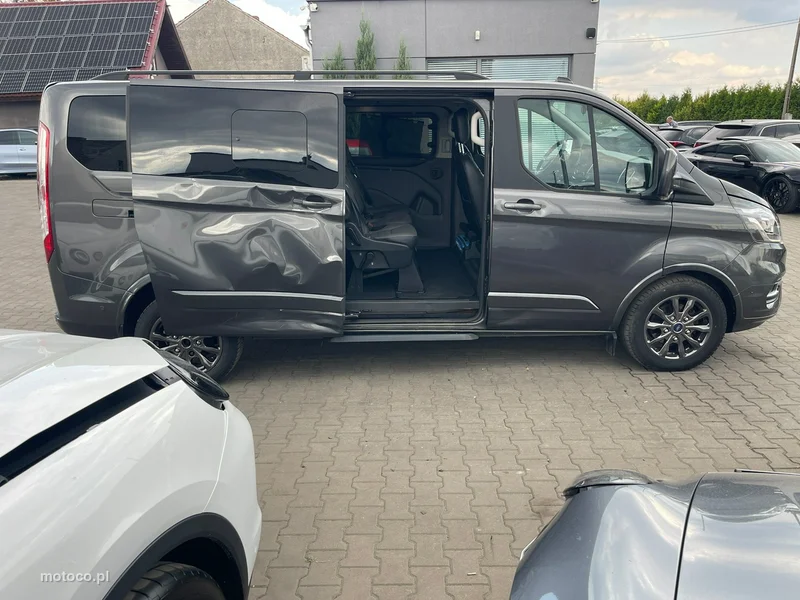 Ford Tourneo Custom 8
