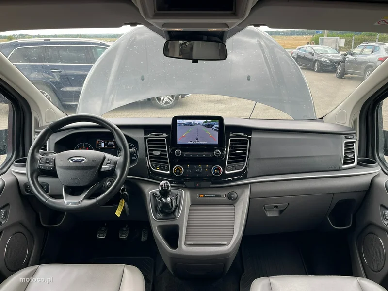 Ford Tourneo Custom 10