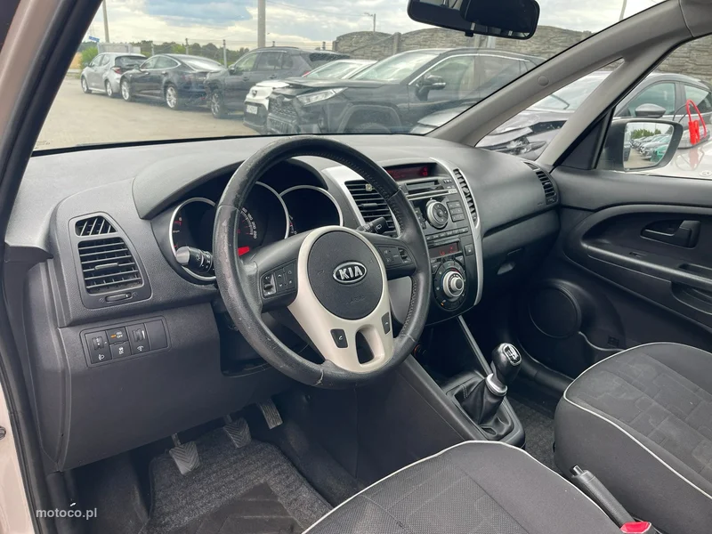 Kia Venga 7