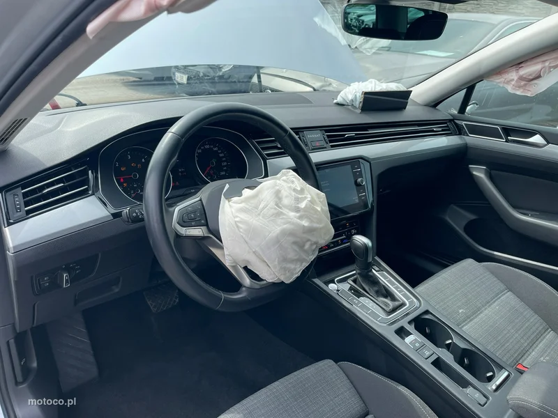 Volkswagen Passat Variant B8 10