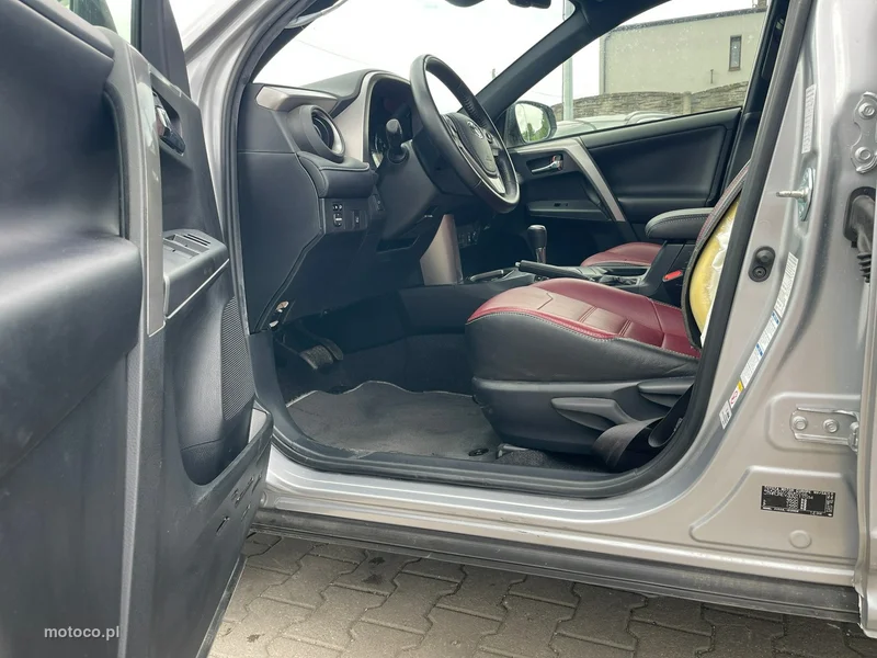 Toyota RAV 4 XA40 5