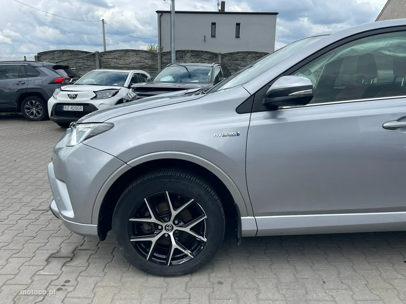 Toyota RAV 4 XA40 7