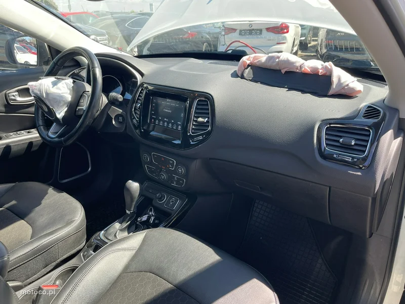 Jeep Compass 9