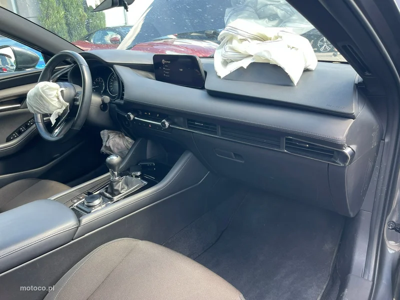 Mazda 3 9