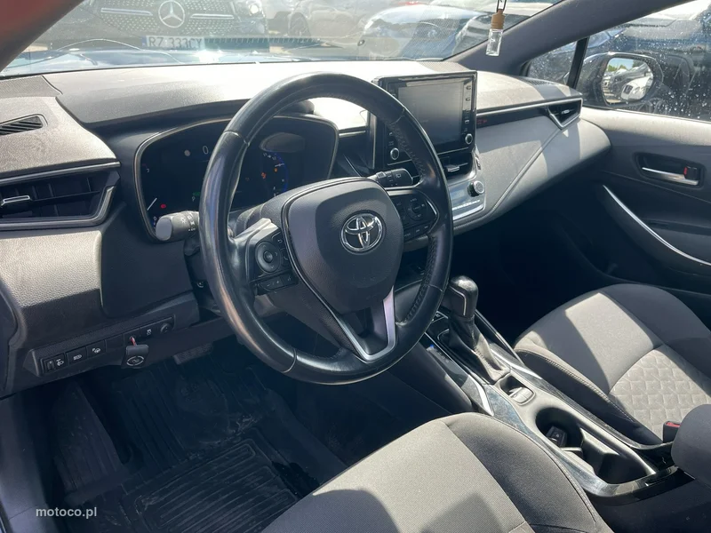 Toyota Corolla E210 6