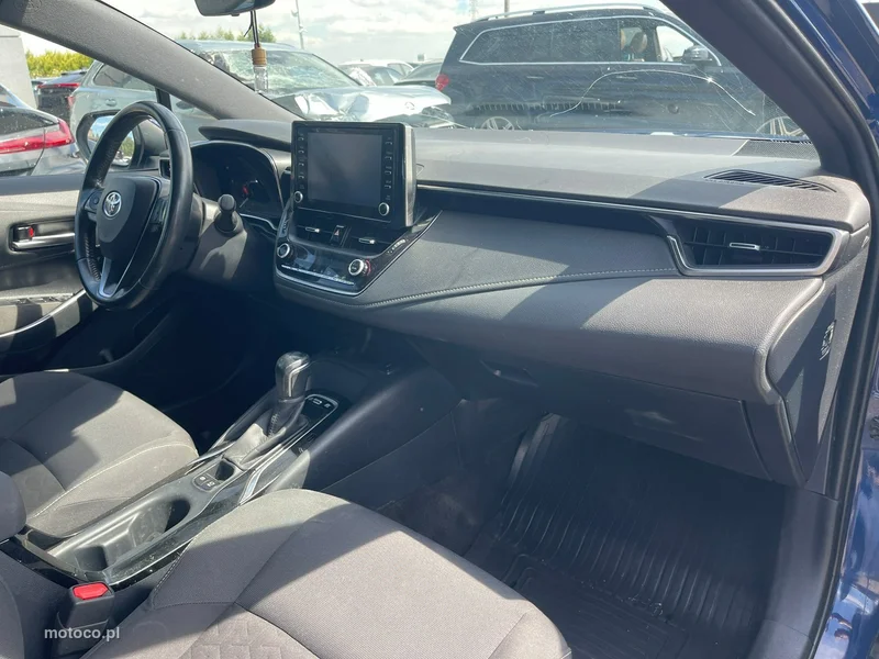 Toyota Corolla E210 8