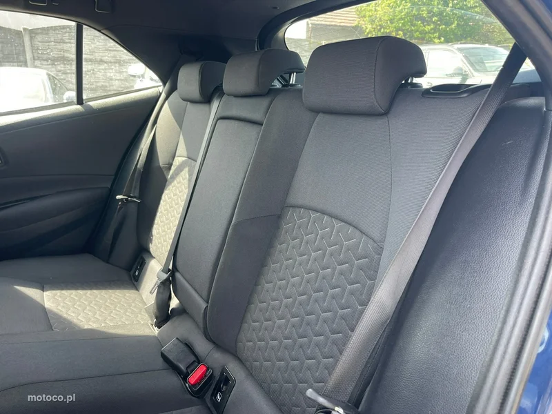 Toyota Corolla E210 10