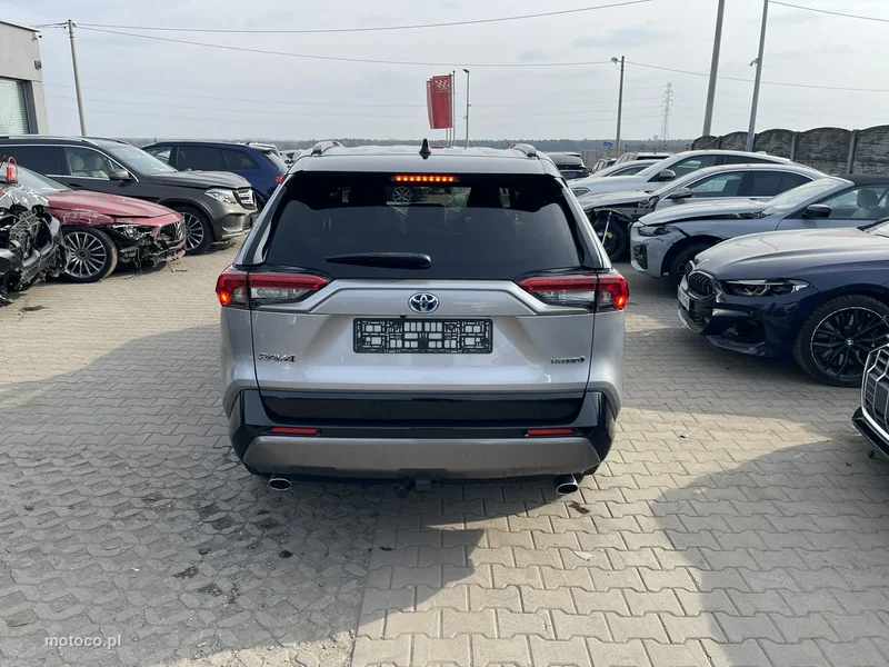 Toyota RAV 4 XA50 6
