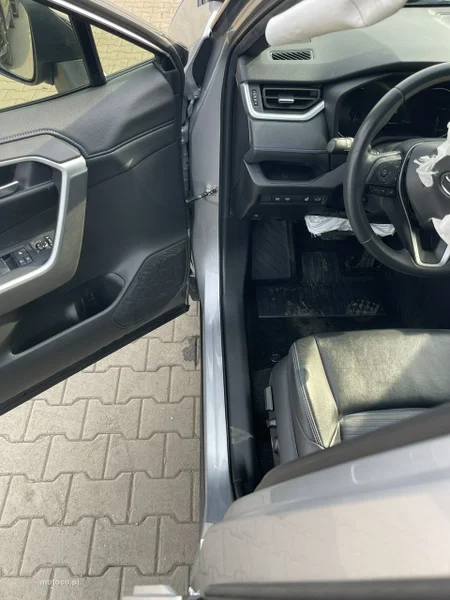 Toyota RAV 4 XA50 8