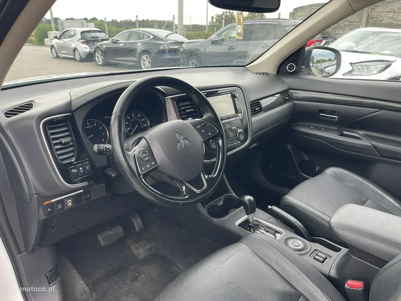 Mitsubishi Outlander 6