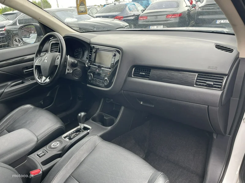 Mitsubishi Outlander 8