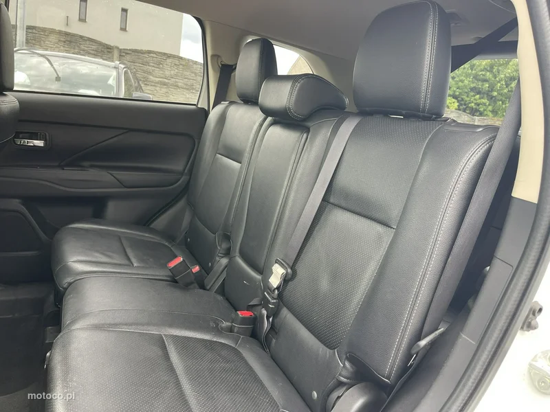 Mitsubishi Outlander 10