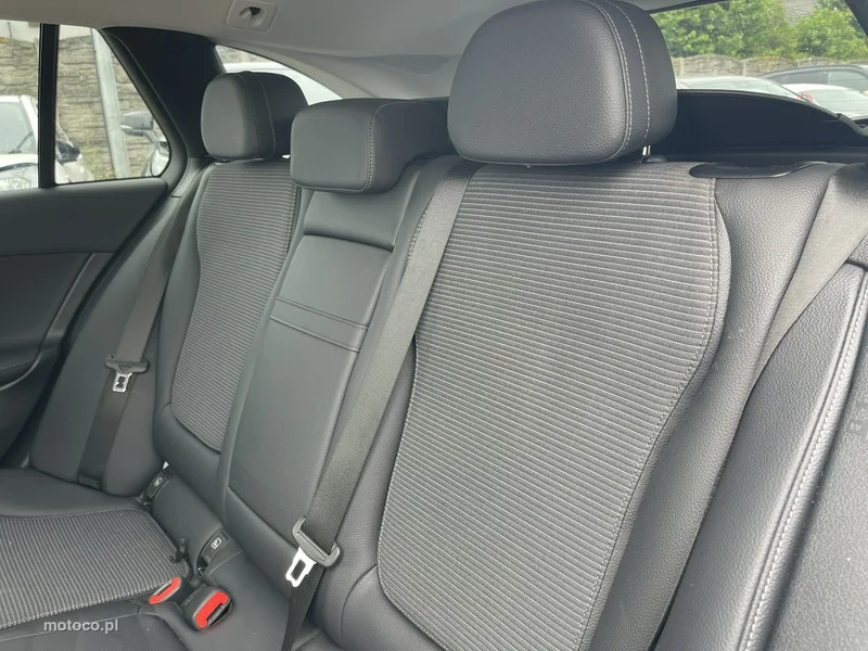 Mercedes-Benz Klasa C W206 C 220 11