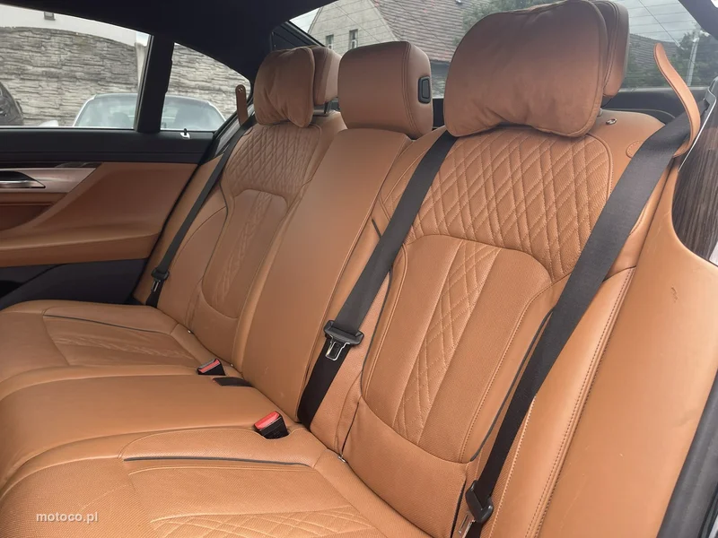 BMW Seria 7 G11 750 12