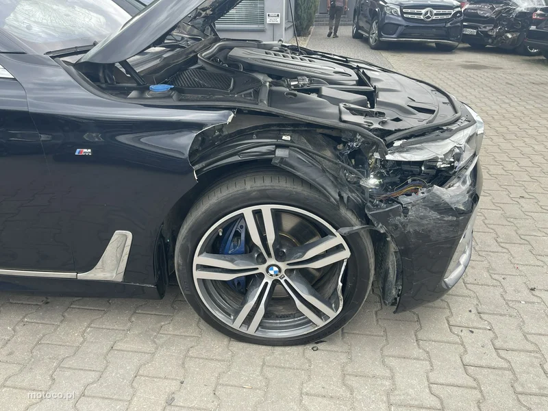 BMW Seria 7 G11 750 6