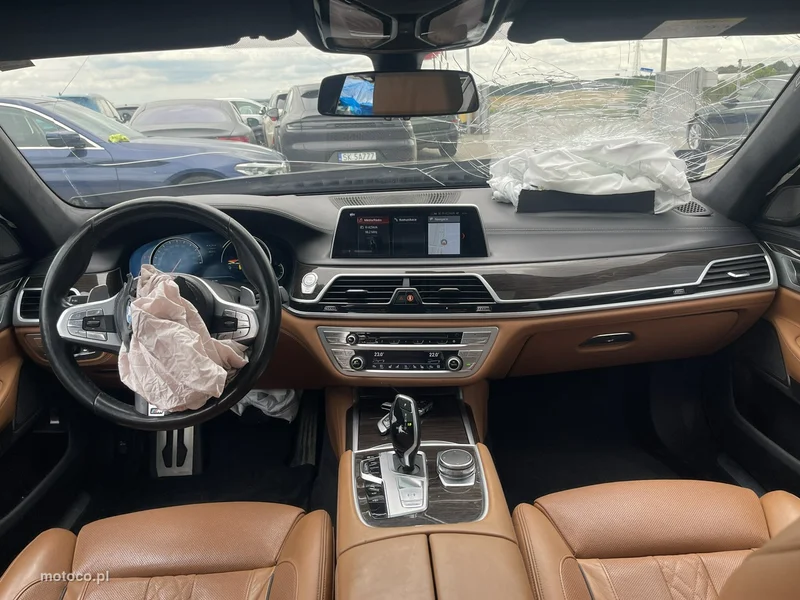 BMW Seria 7 G11 750 8