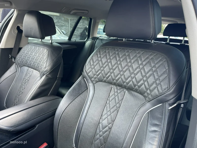 BMW Seria 5 G30 540 13