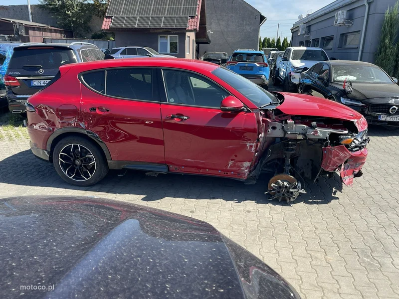 Dodge Hornet 4