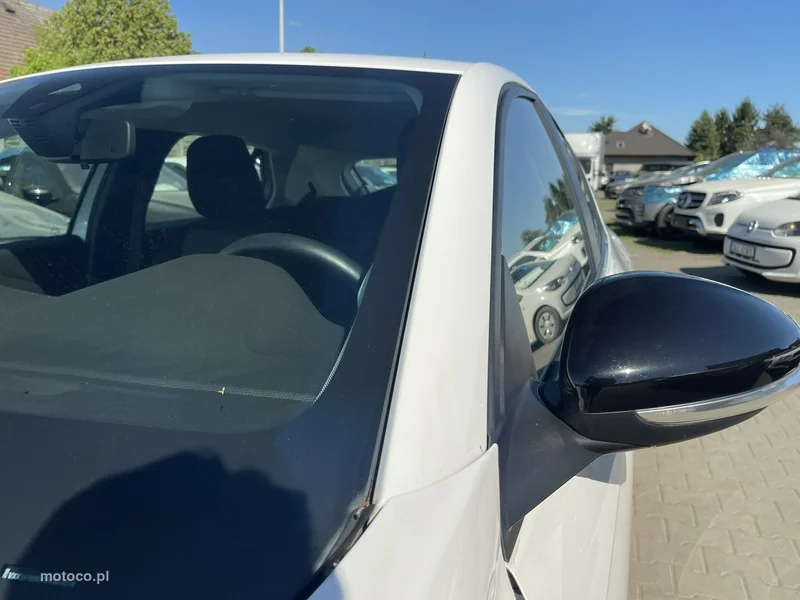 Opel Corsa F 8