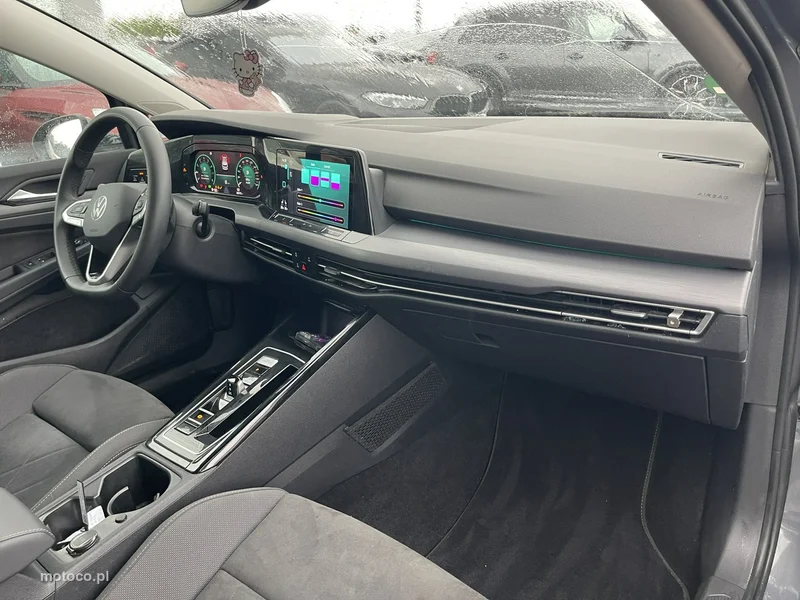 Volkswagen Golf VIII 15