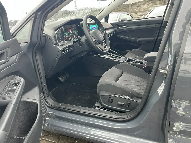 Volkswagen Golf VIII 3