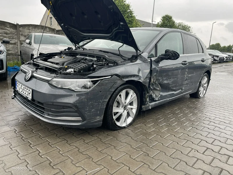 Volkswagen Golf VIII 5