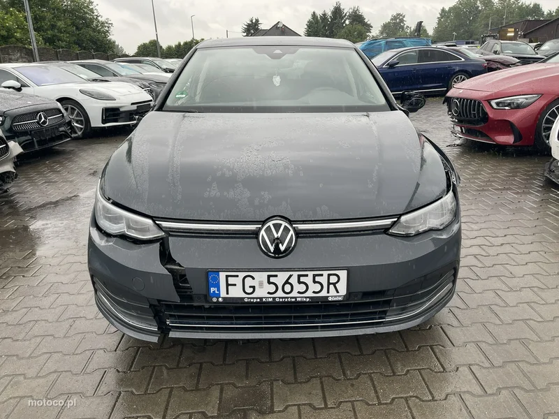 Volkswagen Golf VIII 6