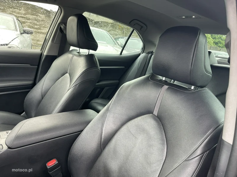 Toyota Camry XV70 14
