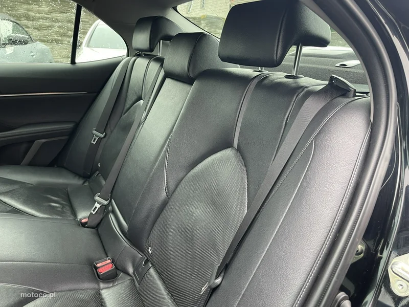 Toyota Camry XV70 15