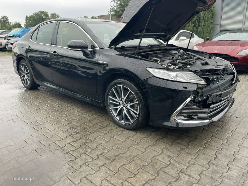 Toyota Camry XV70 7