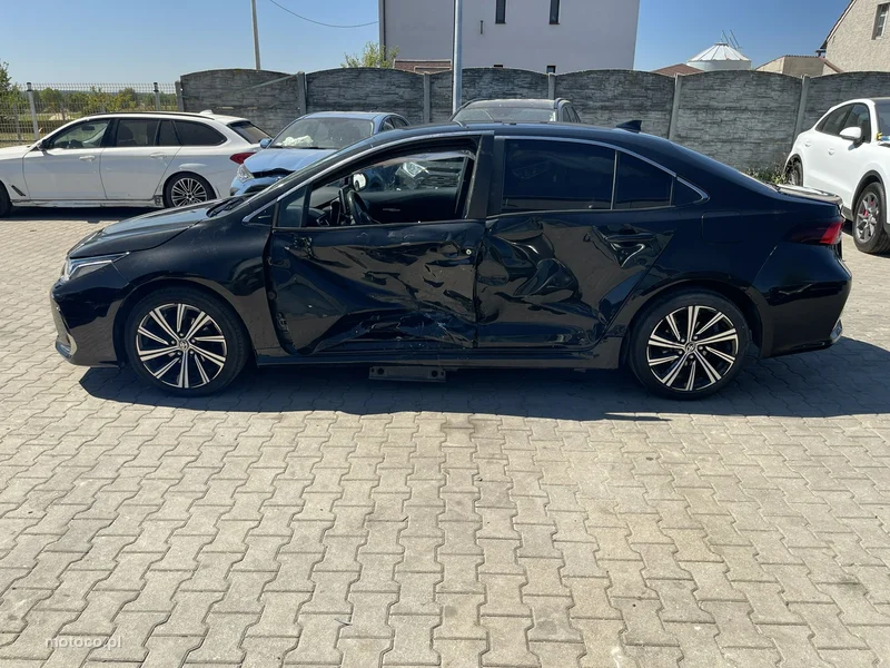 Toyota Corolla E210 4