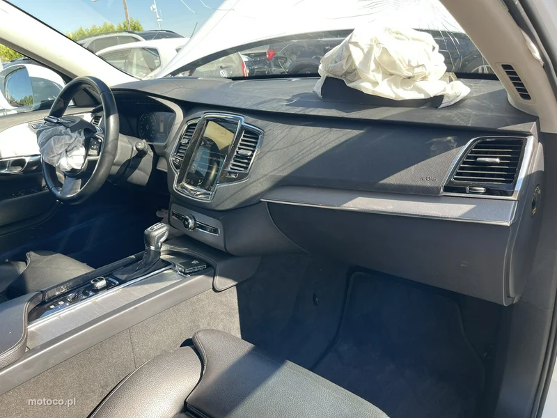 Volvo XC 90 11