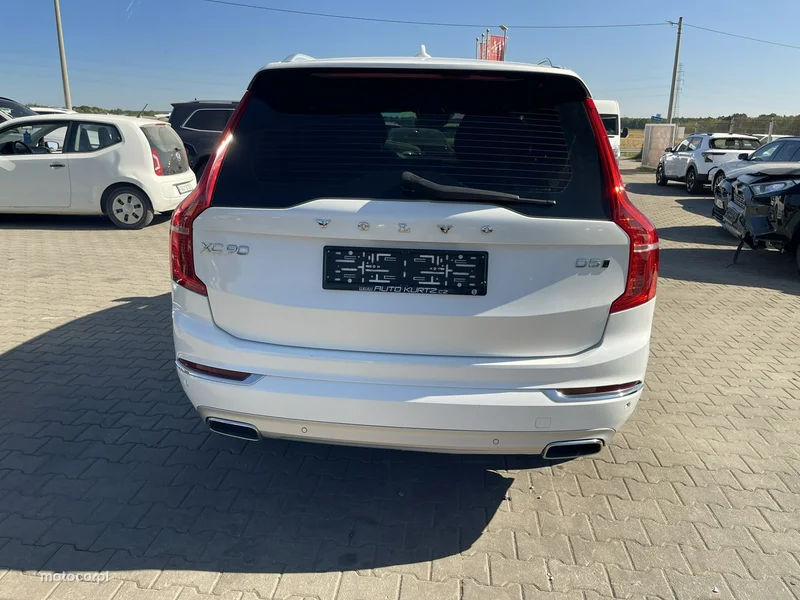 Volvo XC 90 8