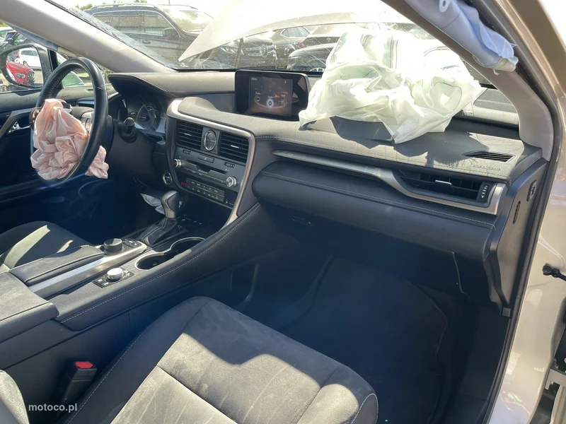 Lexus RX 8