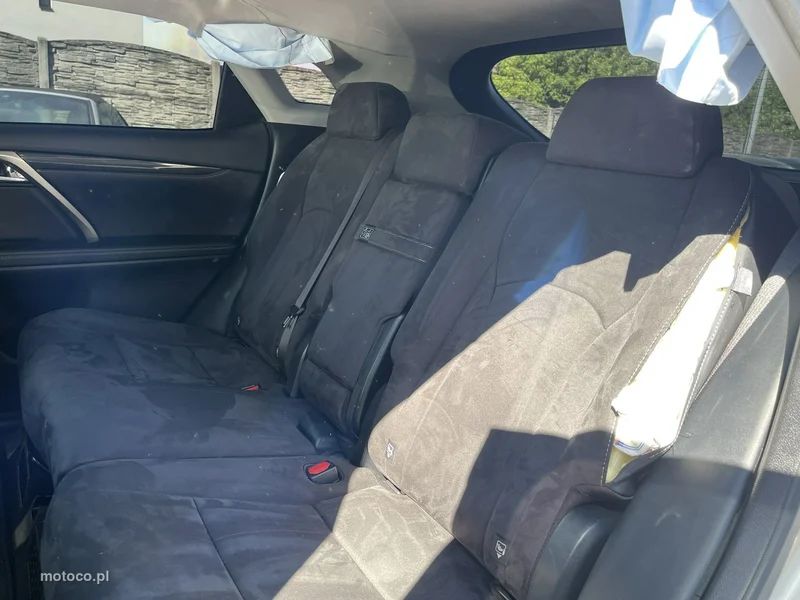 Lexus RX 9
